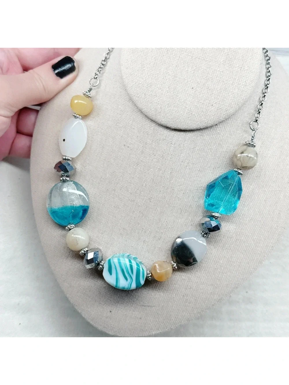 3002u. Teal Beachy Art Glass Bracelet